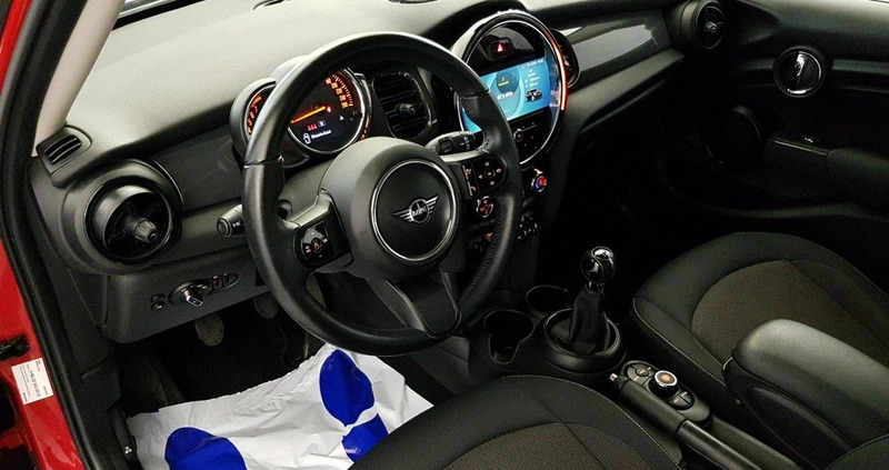 MINI Cooper cena 85900 przebieg: 31000, rok produkcji 2022 z Międzyzdroje małe 596